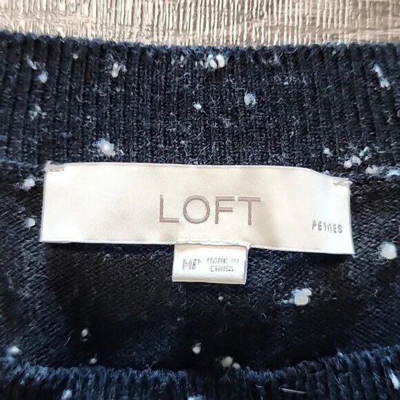 🌴 Ann Taylor keyhole neck Sweater 🌴 - Picture 3 of 5